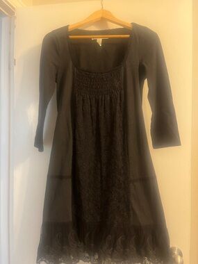 Uttam London Black Embroidered Scoop-Neck Midi Dress